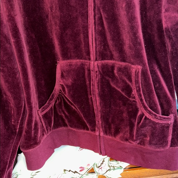 SB Active- Plush Burgundy Zip-Up Hoodie with pockets, used but in condition XL - Picture 3 of 5